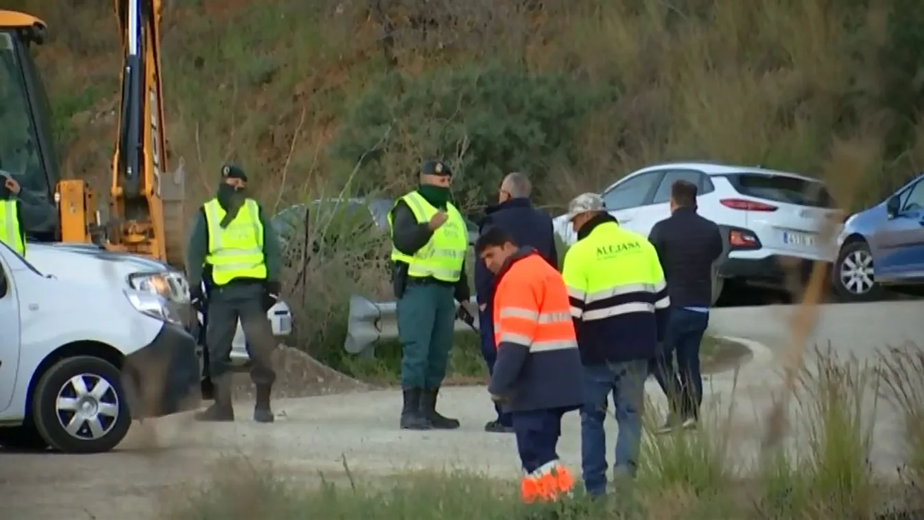 Nem adják fel, mindent megtesznek a kútba esett kisfiúért