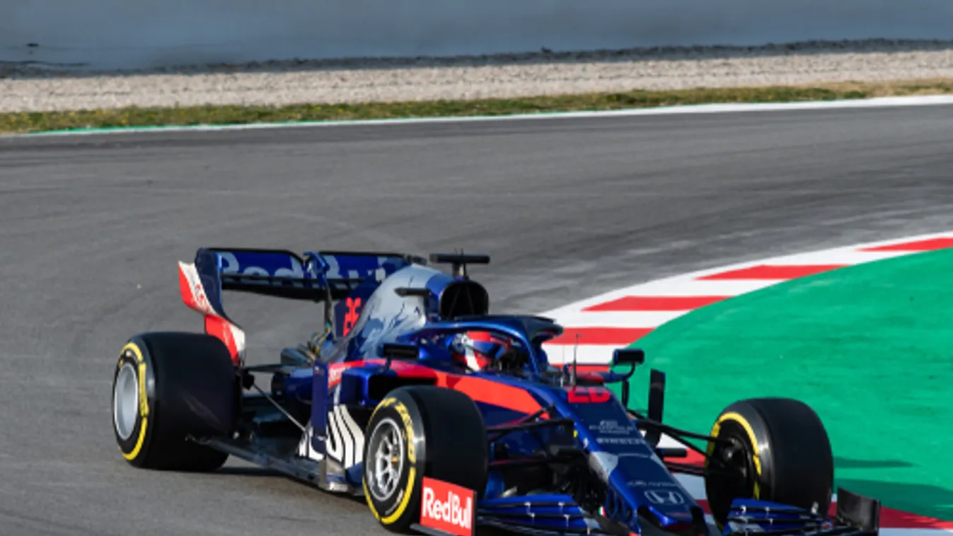 Orosz Nagydíj - Kvjat a mezőny végéről indul