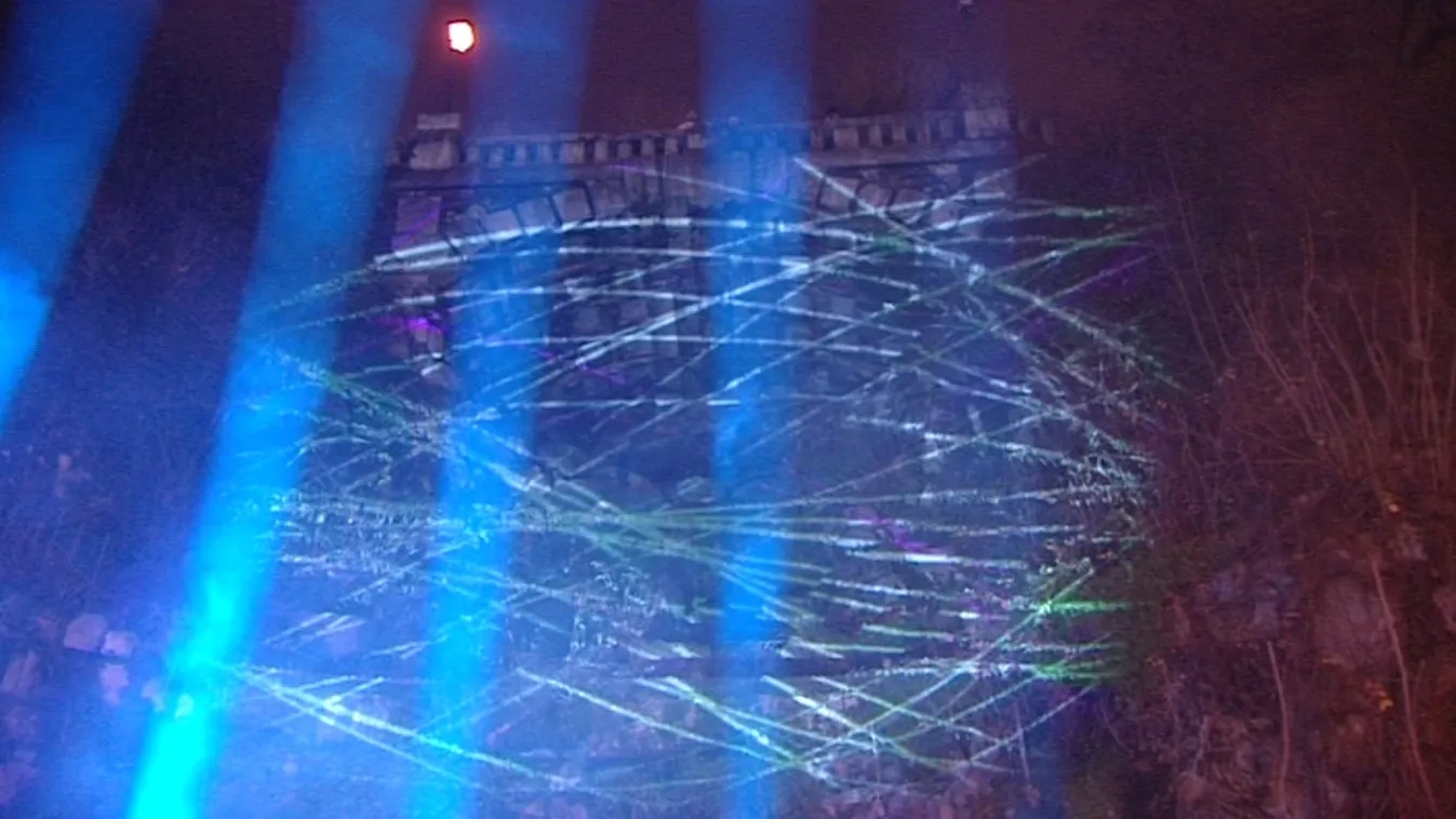 Északi fénybe borult a Gellért-hegy