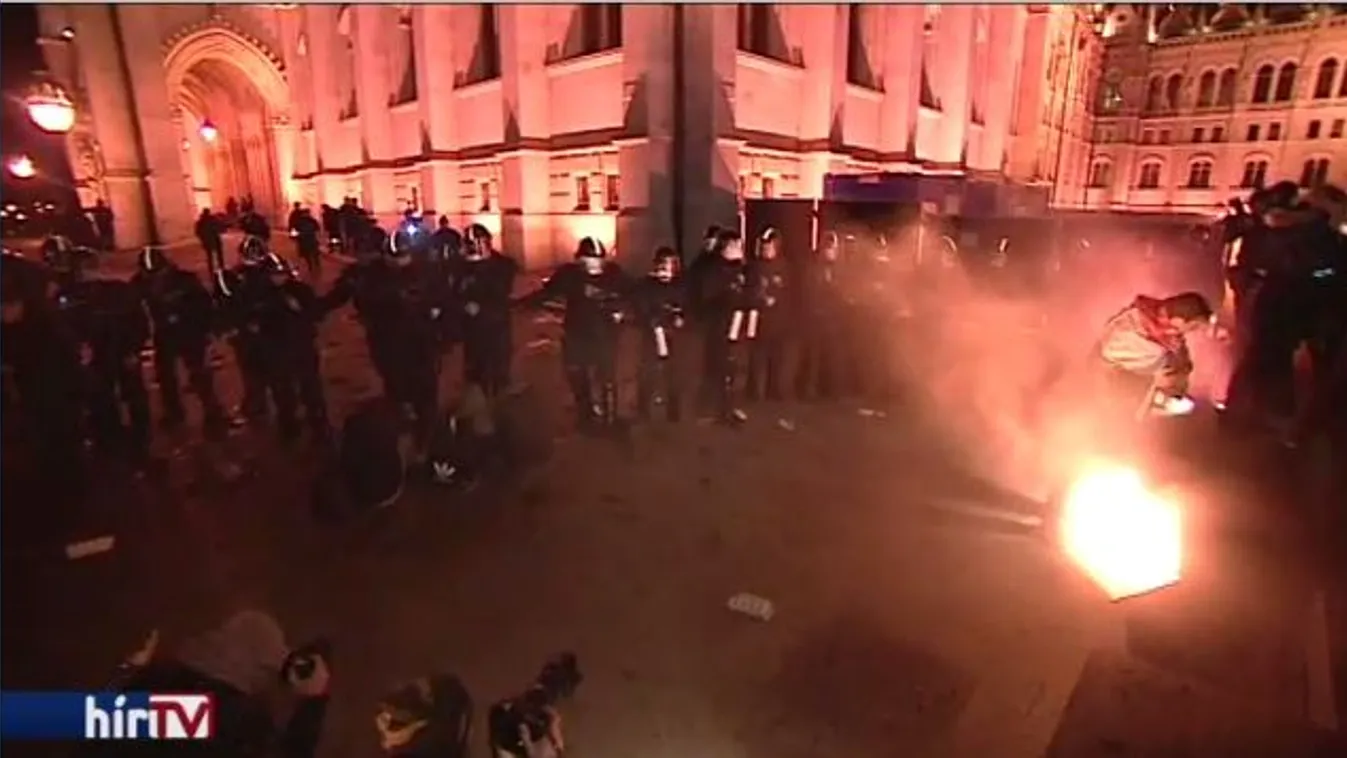 Több mint hatvan tüntetőt állítottak elő