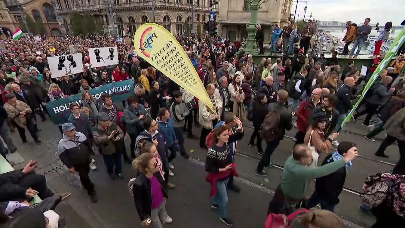 Ismét a pedagógusokért tüntettek Budapesten