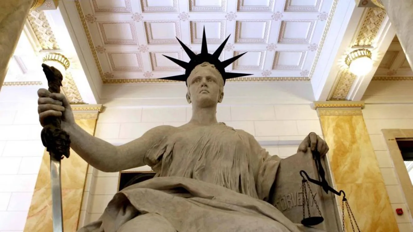 Gyomirtót itatott volt nejével, hat évet kapott