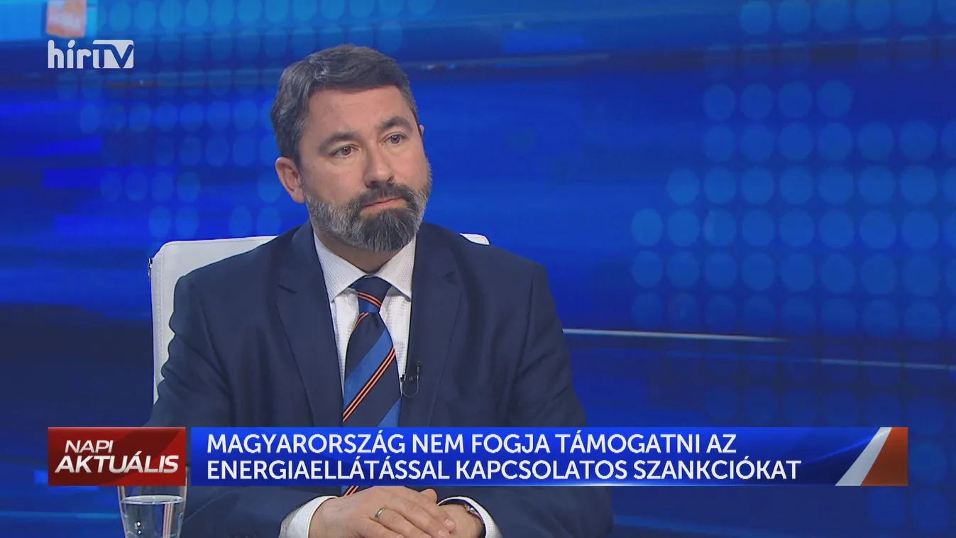 Hidvéghi Balázs: Magyarország mindenkinek segít