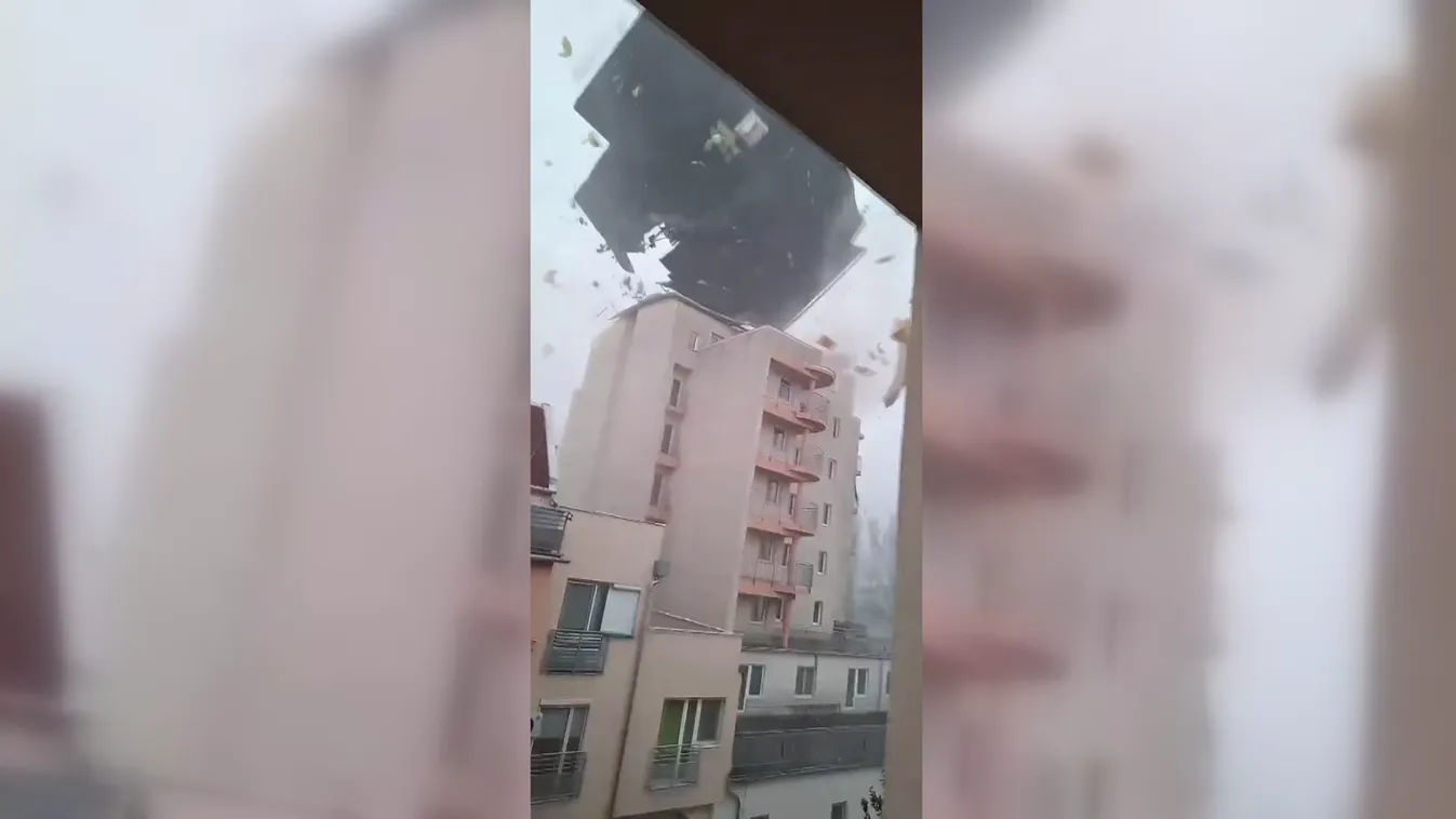 Leszakította egy szegedi egyetemi épület tetejét a vihar