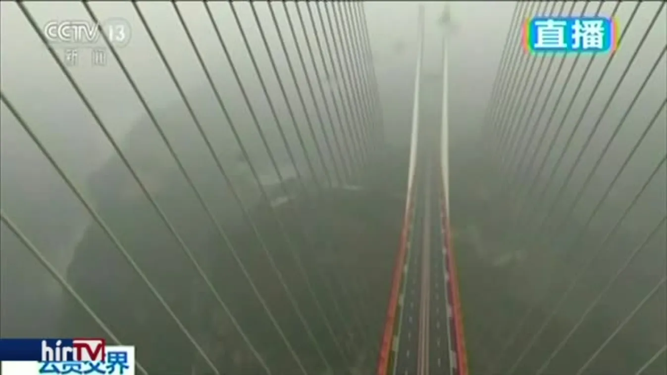 565 méteres magasságban ível át a folyón