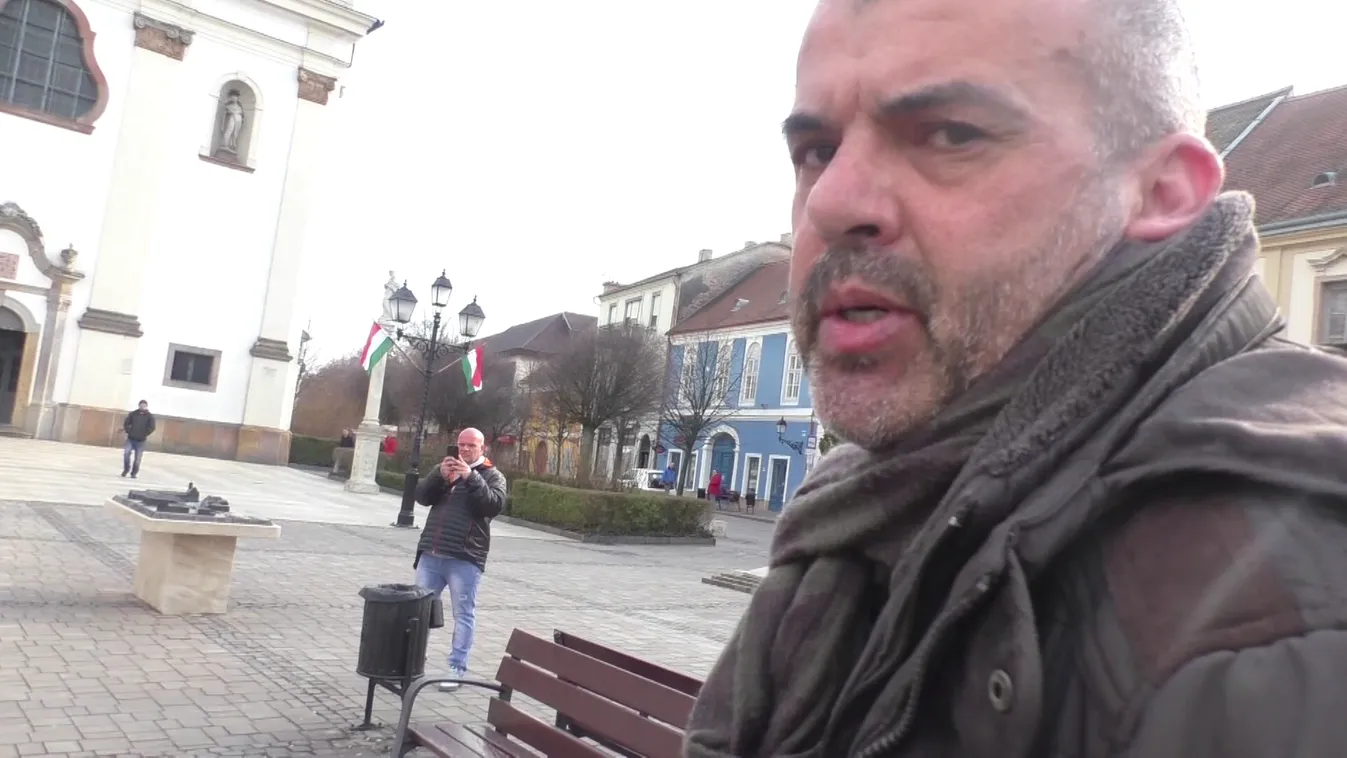 Sértegették az újságírókat Márki-Zay Péter váci utcafórumán