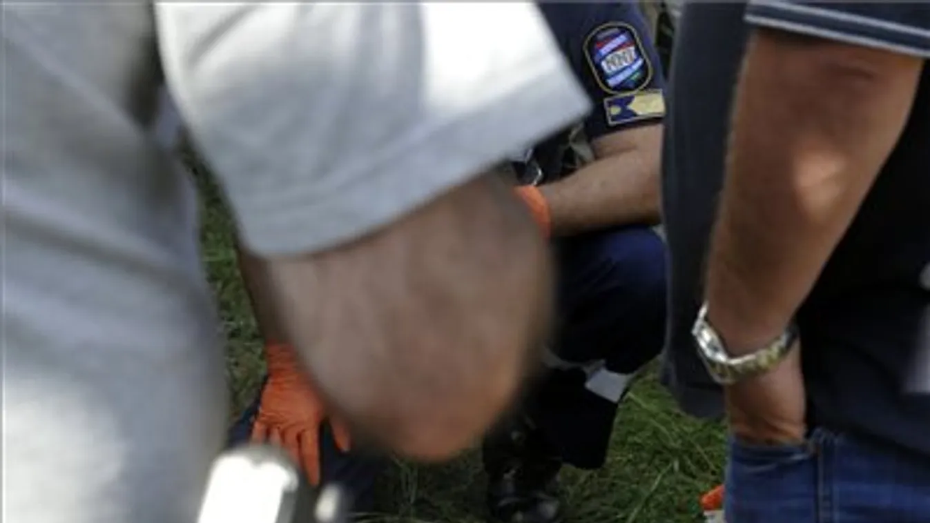 Nagy mennyiségű kábítószergyanús anyagot talált a rendőrség egy kertben elásva