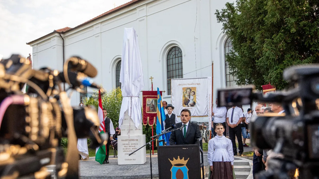 Felavatták a nemzeti összetartozás emlékművét Újkígyóson