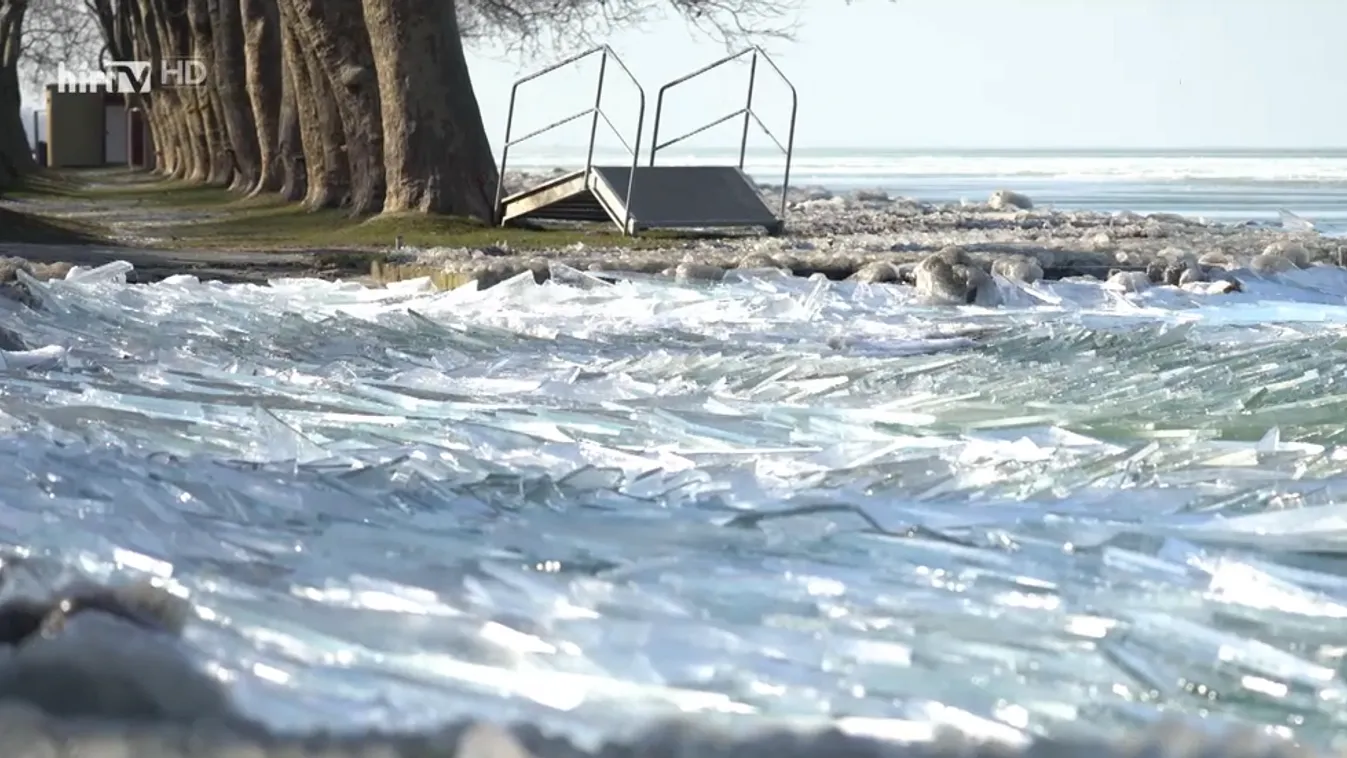 Így fest a jeges Balaton + videó