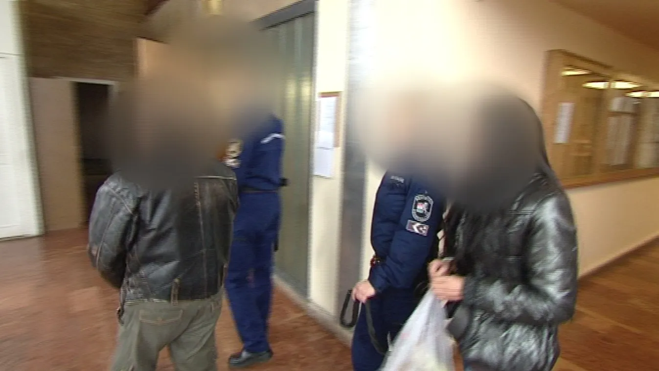 Begyógyszerezte és hónapokon át erőszakolta a lányát