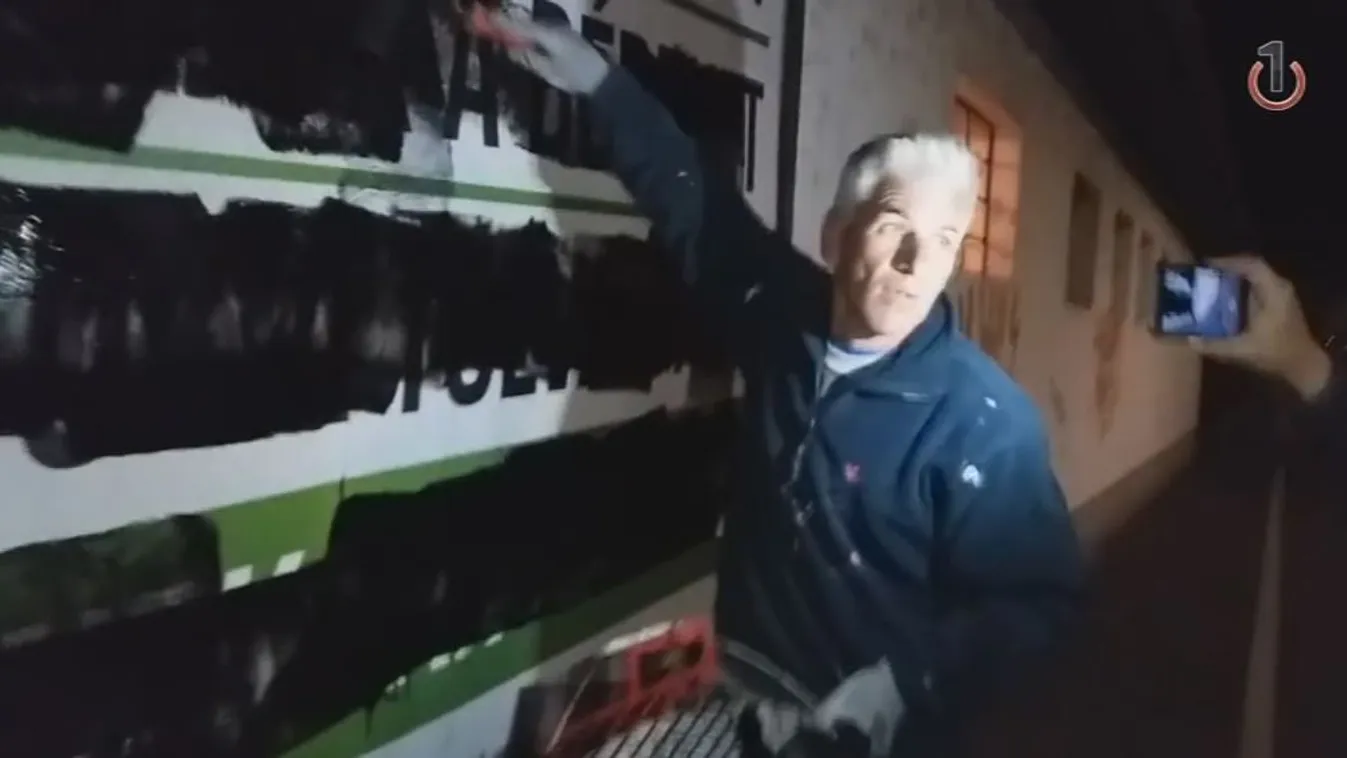 Fideszes alpolgármester is részt vehetett a plakátrongálásban