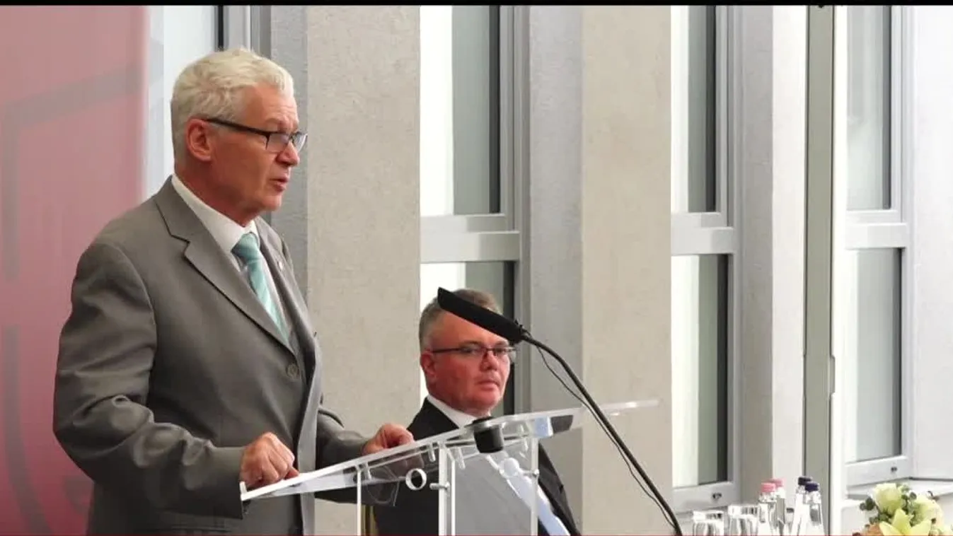 Új ügyészségi épületet adtak át Siklóson