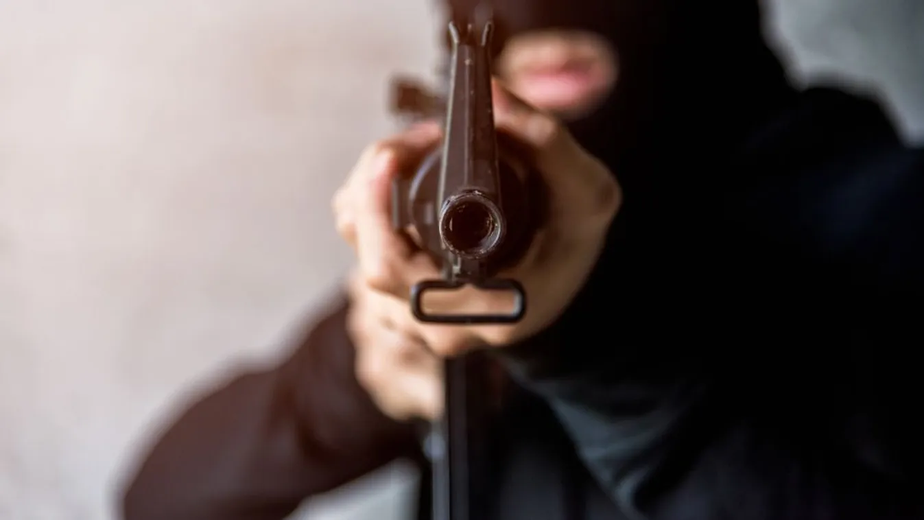 Fegyveresek hatoltak be a kabuli egyetem területére