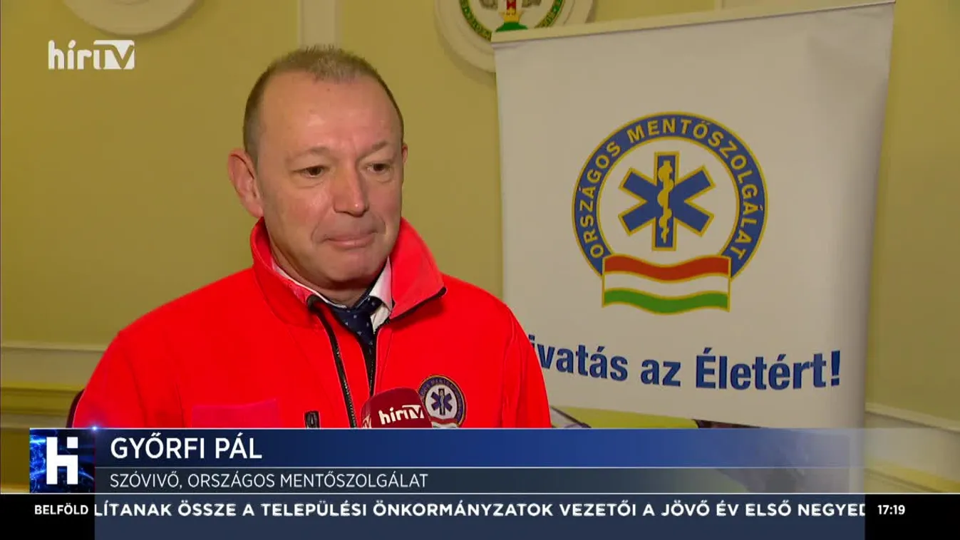 Rendőrök és mentők munkáját köszönte meg a Magyar Autóklub