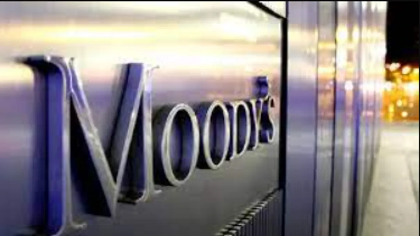 Negatívra rontotta Románia államadós-osztályzatának kilátását a Moody's