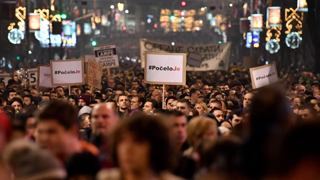 A sajtószabadságért és a kormány ellen tüntettek Belgrádban