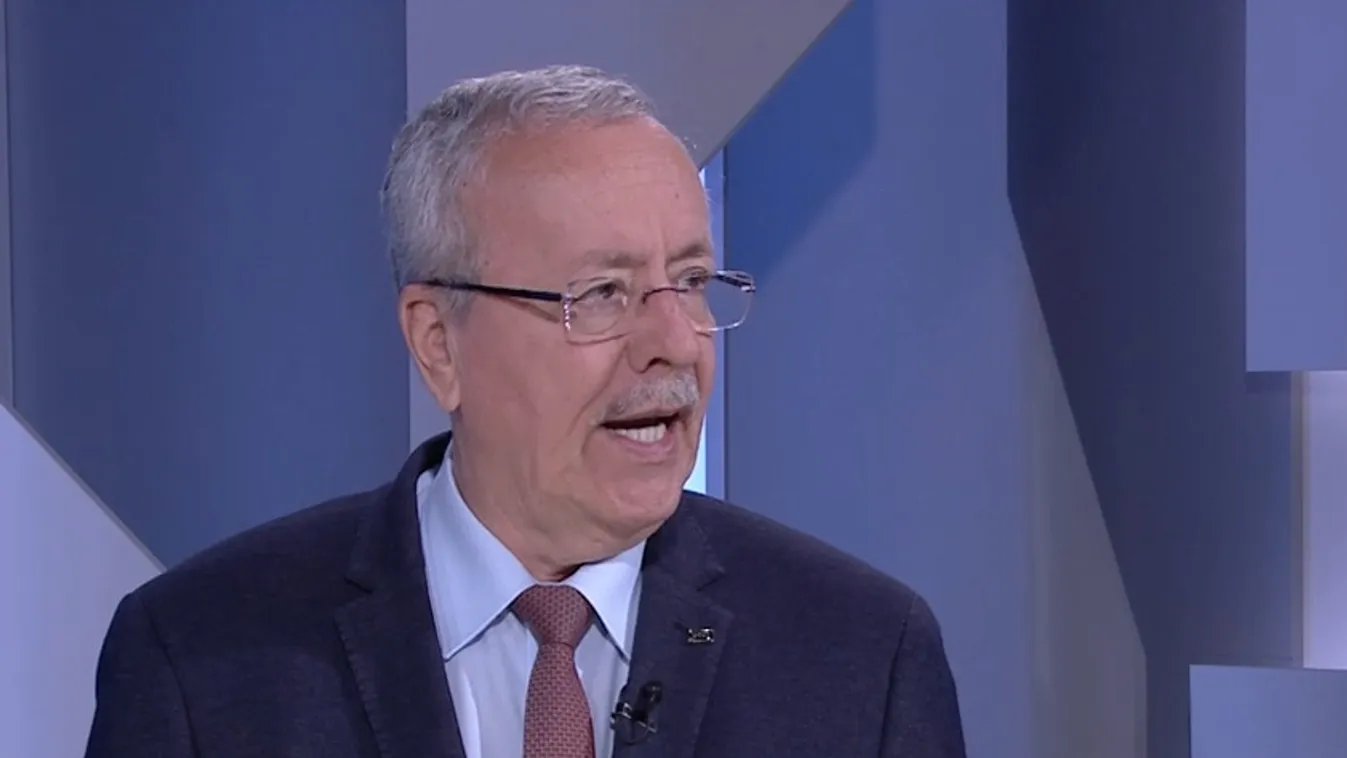 Bakondi György: A magyar kormány nem változtat migrációs politikáján + videó