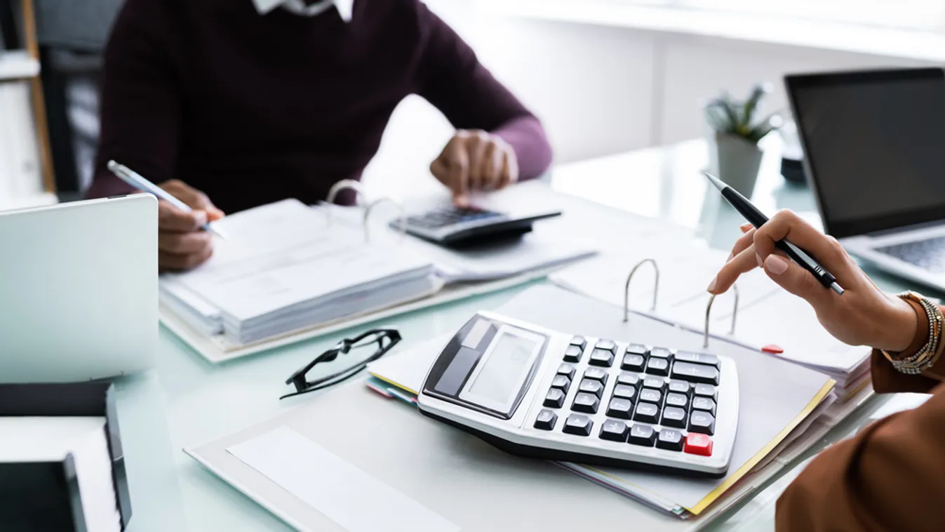 Egy helyen az összes májusi adóhatáridő