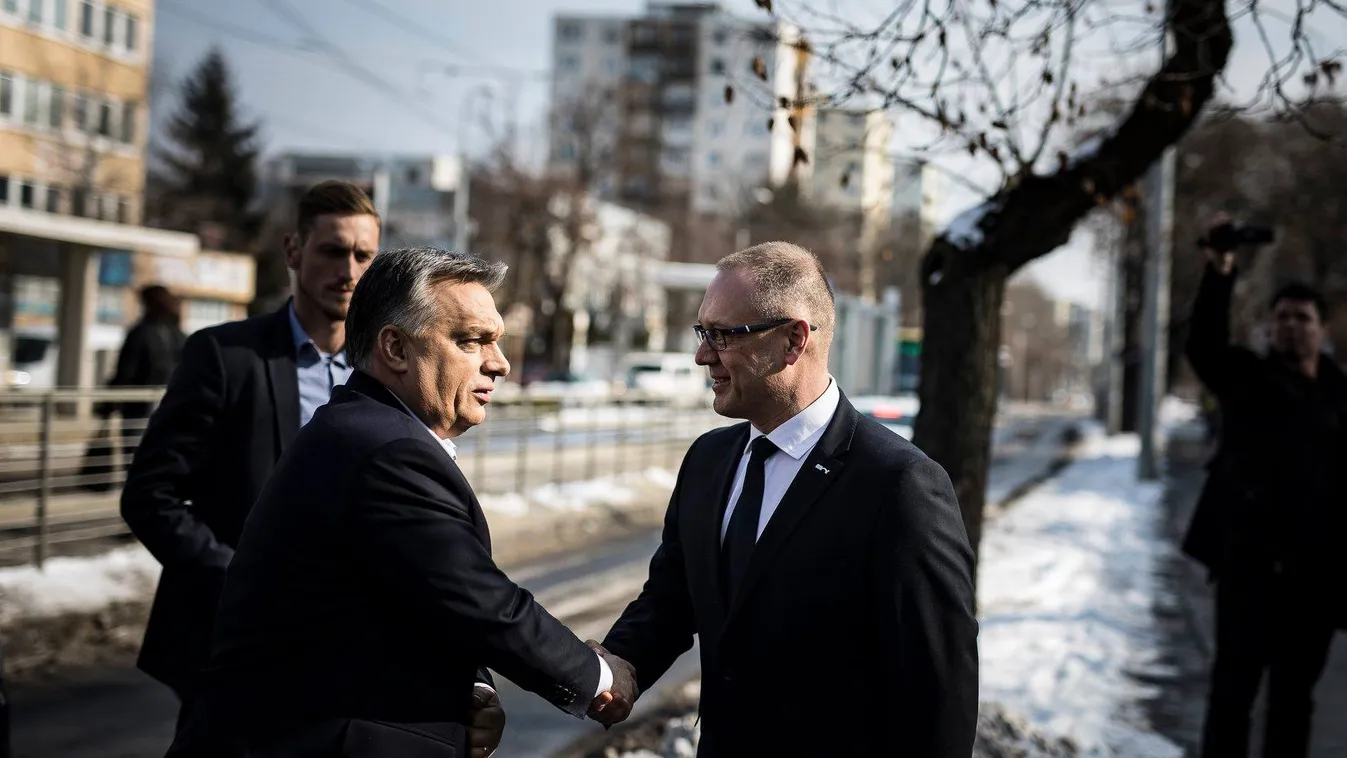 The Guardian: A magyar szélsőjobb szítja a félelmet