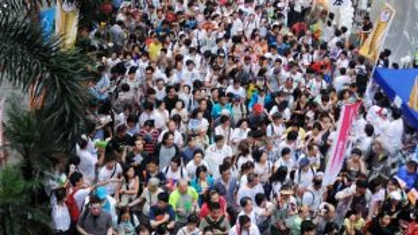 Visszavonta a kiadatási törvénytervezetet a hongkongi kormányzó