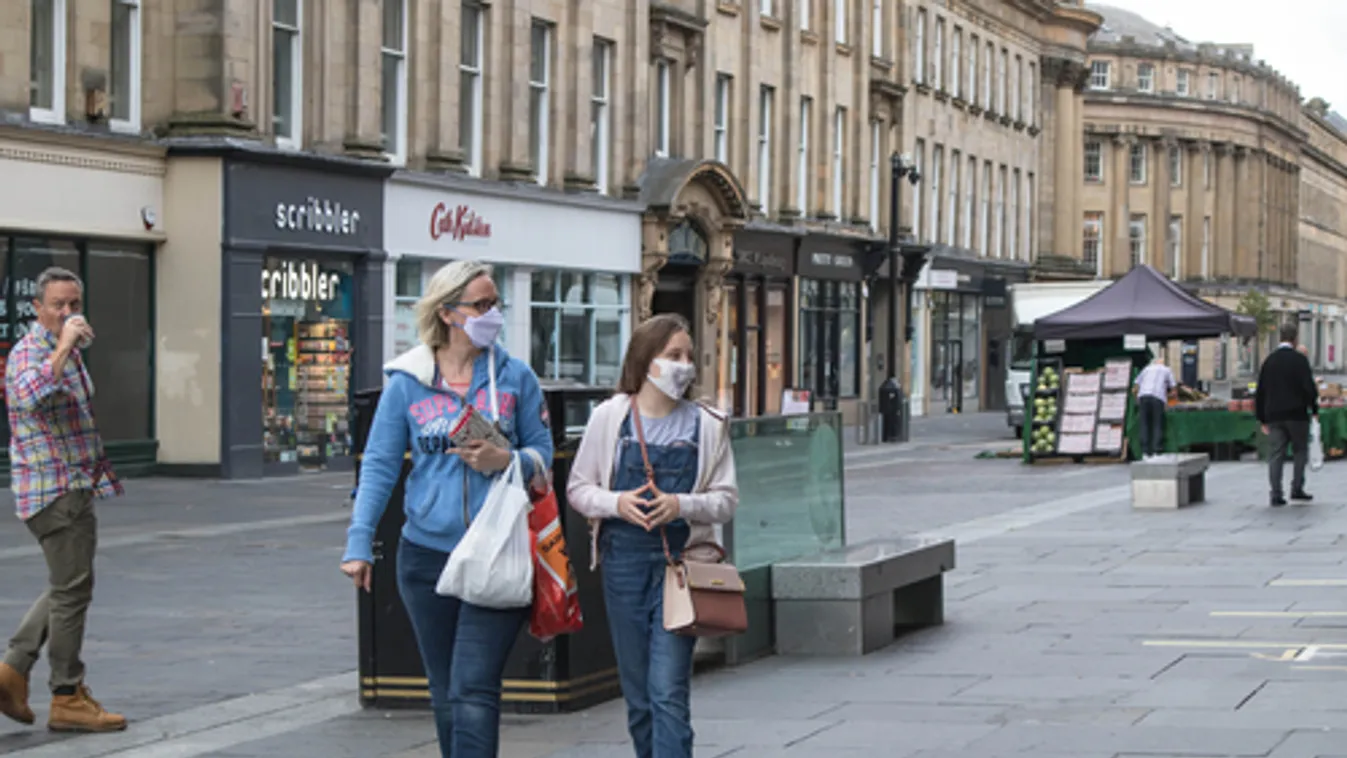 Johnson: Az élet normalizálódni fog, de nem a régi kerékvágásba tér vissza