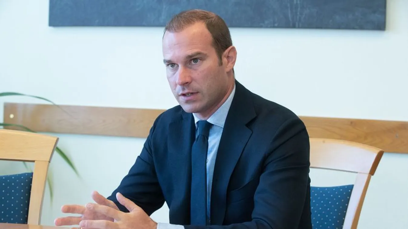 Hollik István: Brüsszel a kötelező kvóta és a migránsgettó erőltetésével a terrorveszélyt importálja Európába!