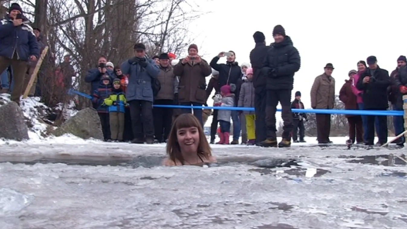 „Azért jöttem, hogy fázzak” – hódít a jeges fürdőzés