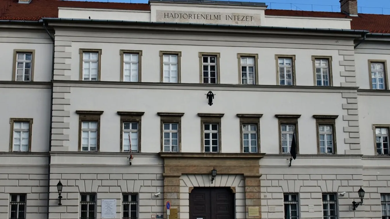 A magyar katonákról és kutya bajtársaikról nyílt időszaki tárlat a hadtörténeti múzeumban