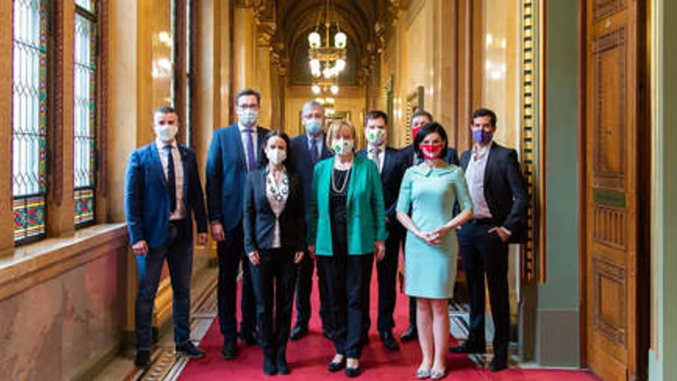 Az oltást beadni nem kell félnetek jó lesz…