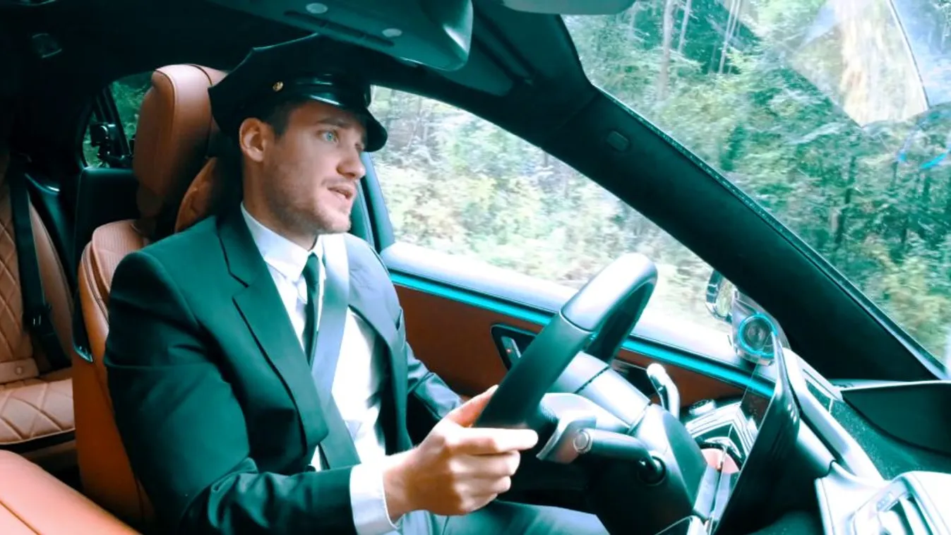 StarStop: 435 lóerőhöz már sofőr is dukál