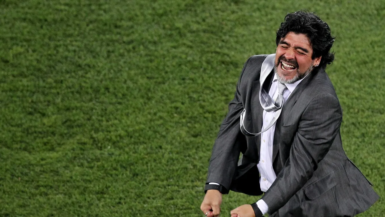 Maradonának megint mennie kell