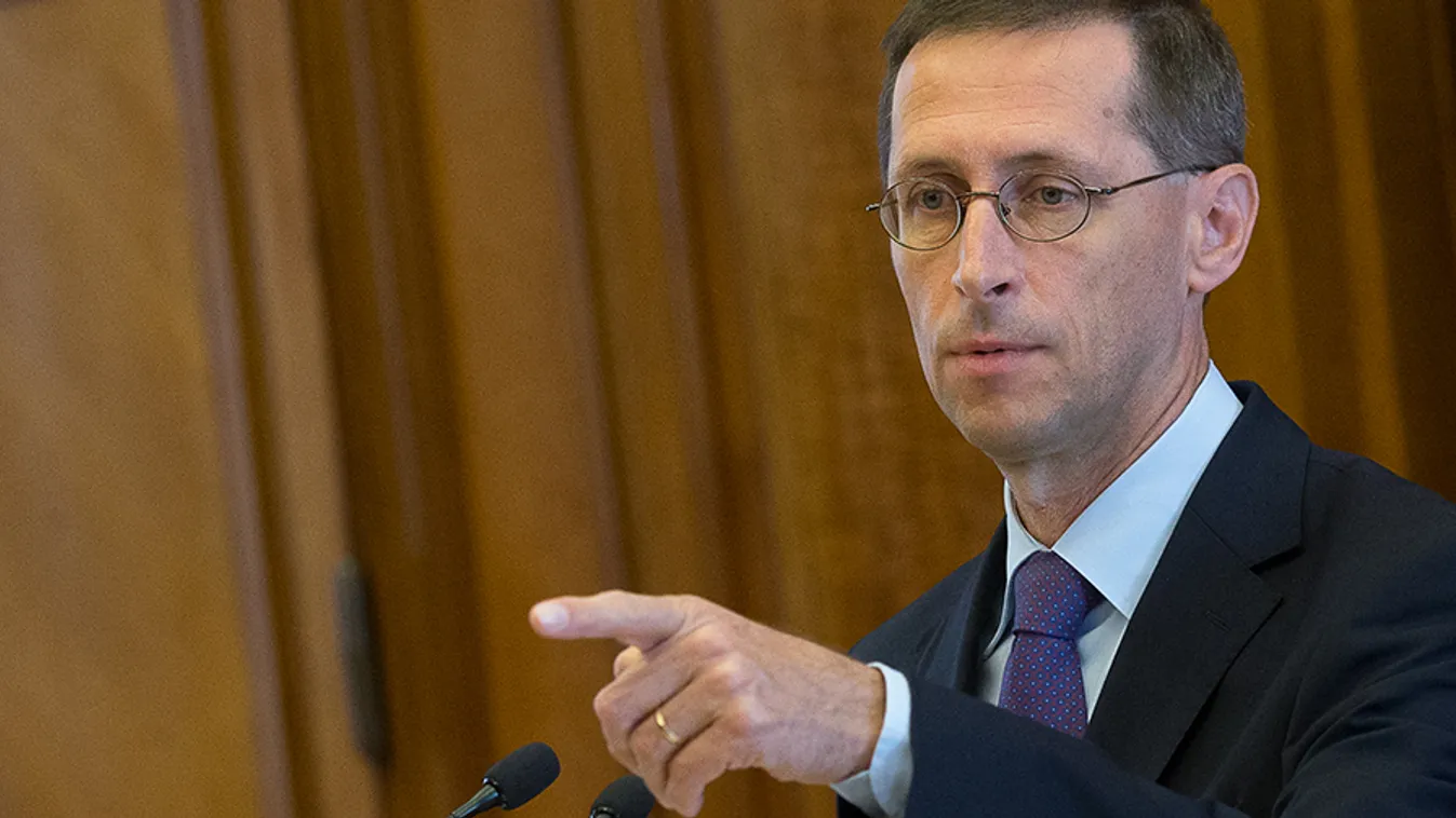 Varga Mihály: A gazdaság növekedése a bérekre is jó hatással van