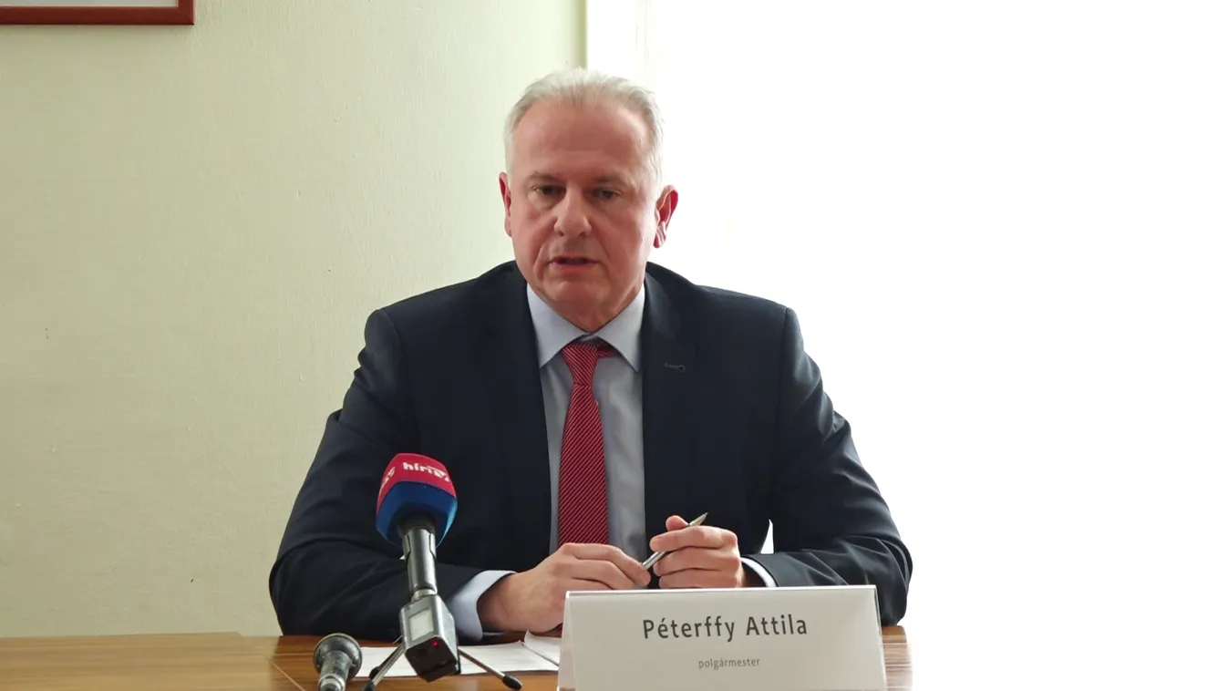 Fidesz: Kommunikációs blöff a pécsi építményadó csökkentés