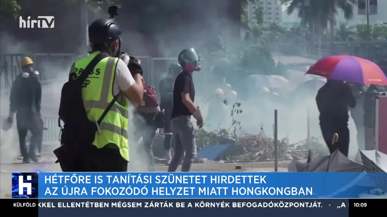 Könnygázzal és vízágyúkkal oszlatott a párizsi rendőrség