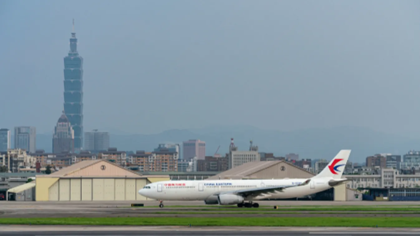 Tajvan betiltotta a tranzit utazásokat és korlátozta a közvetlen légijáratokat Kínával