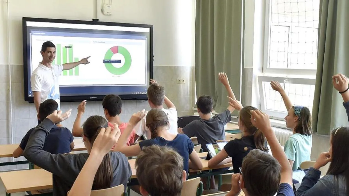 ITM: Kiemelt megbecsülés és átlagosan 30 százalékos béremelés a szakképzésben dolgozó pedagógusoknak