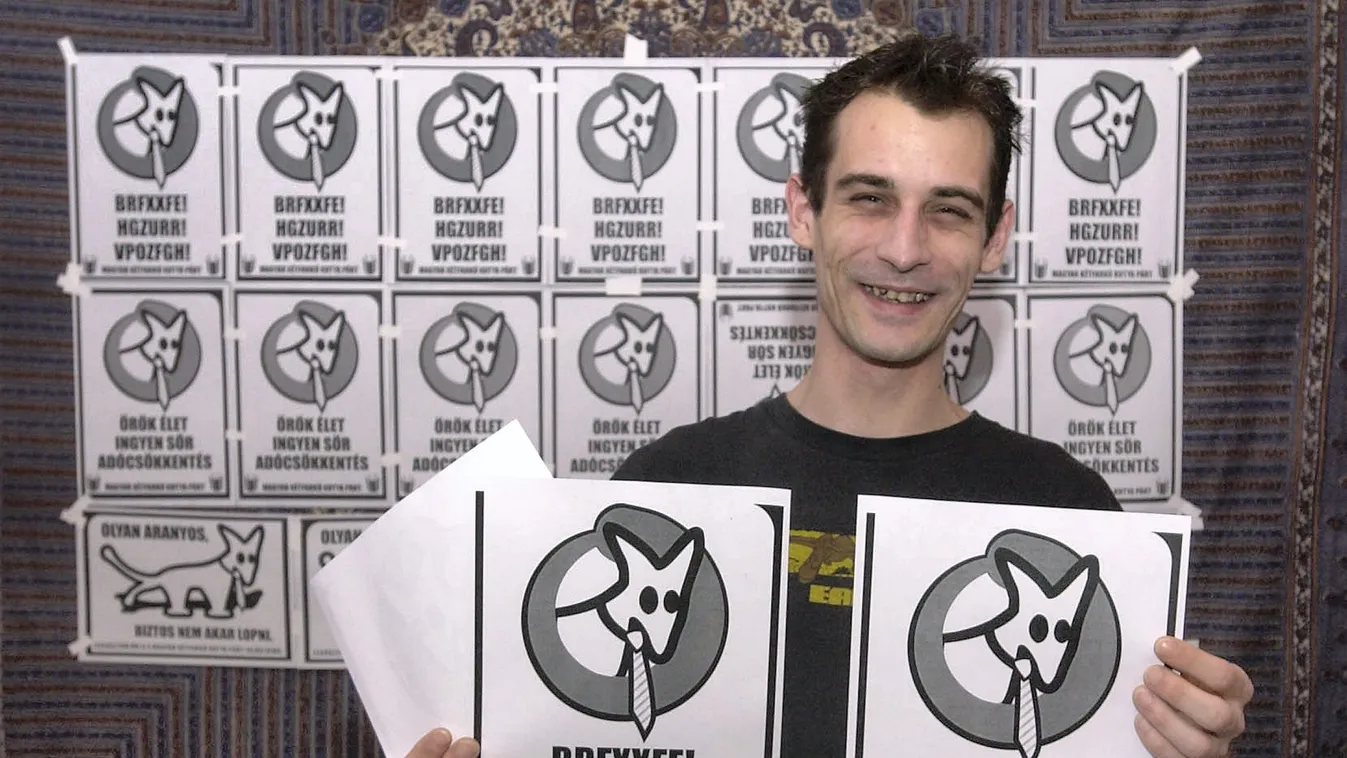 A Kutyapárt kiszámolta: egy közmunkás két nap alatt szed le egy plakátot