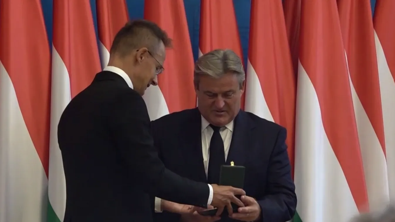 A Shell globális alelnöke megkapta a magyar Érdemrend tisztikeresztjét