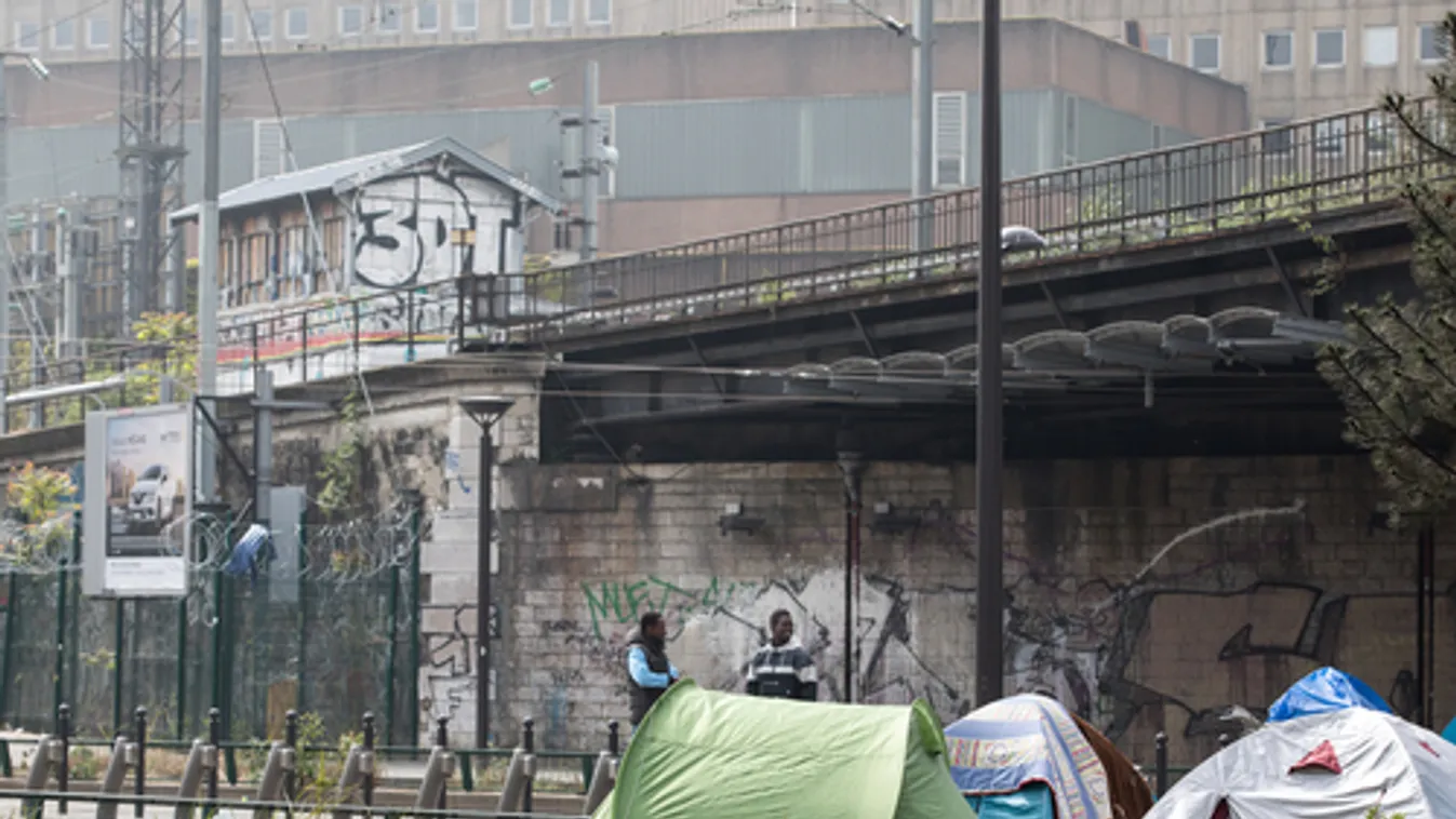 Felszámolt a francia rendőrség egy illegális tábort Párizsban