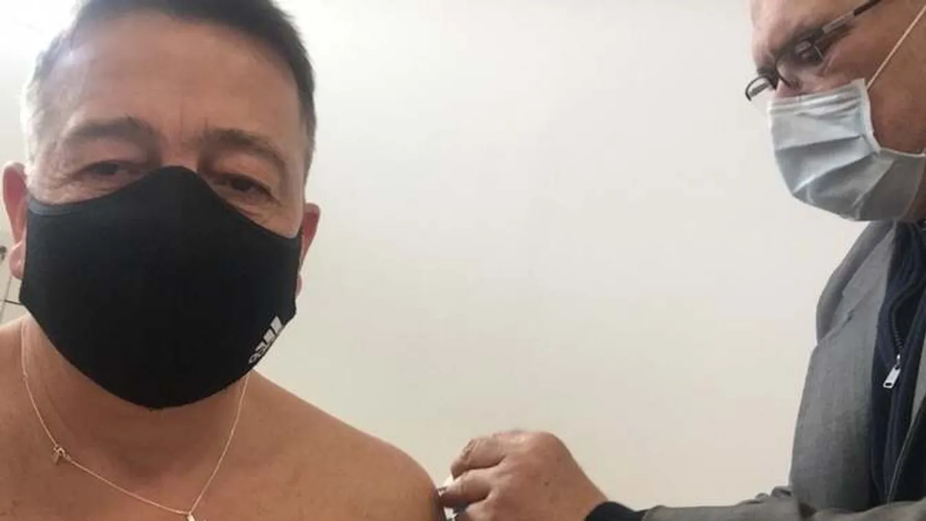 Bayer Zsolt megkapta a kínai vakcina első adagját