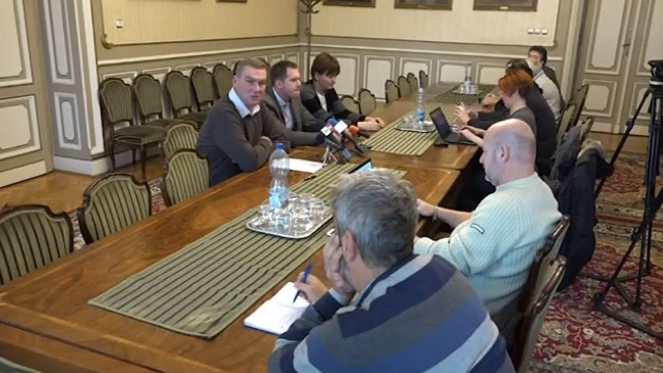 Zárt ajtók mögött tárgyal Orbán és Botka