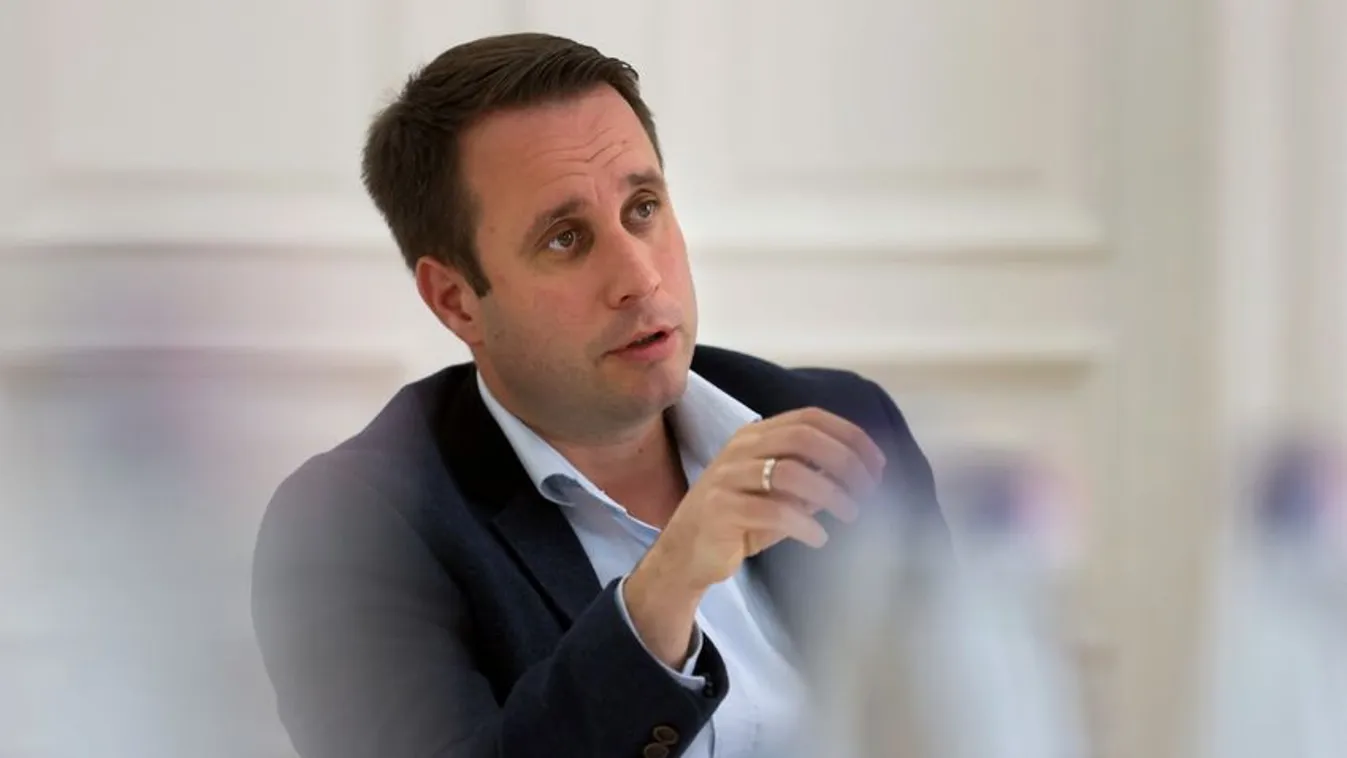 Dömötör Csaba: A válságok találkozásának korát éljük