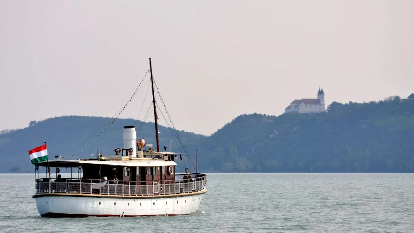 Tíz éven belül lecseréli a kormány a teljes balatoni hajóflottát