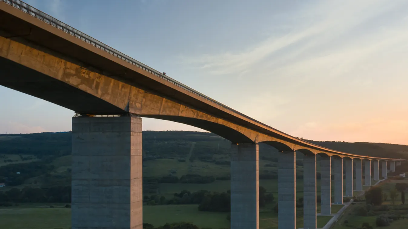 Hátborzongató dolgot rögzített a kamera az M7-es autópályán