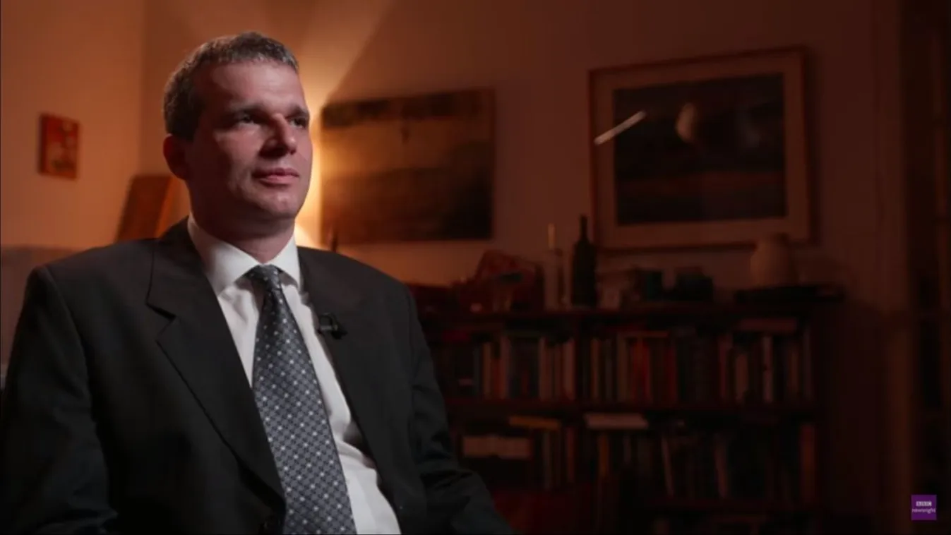 Az őket érő külső nyomásról mesélt egy magyar bíró a BBC-nek