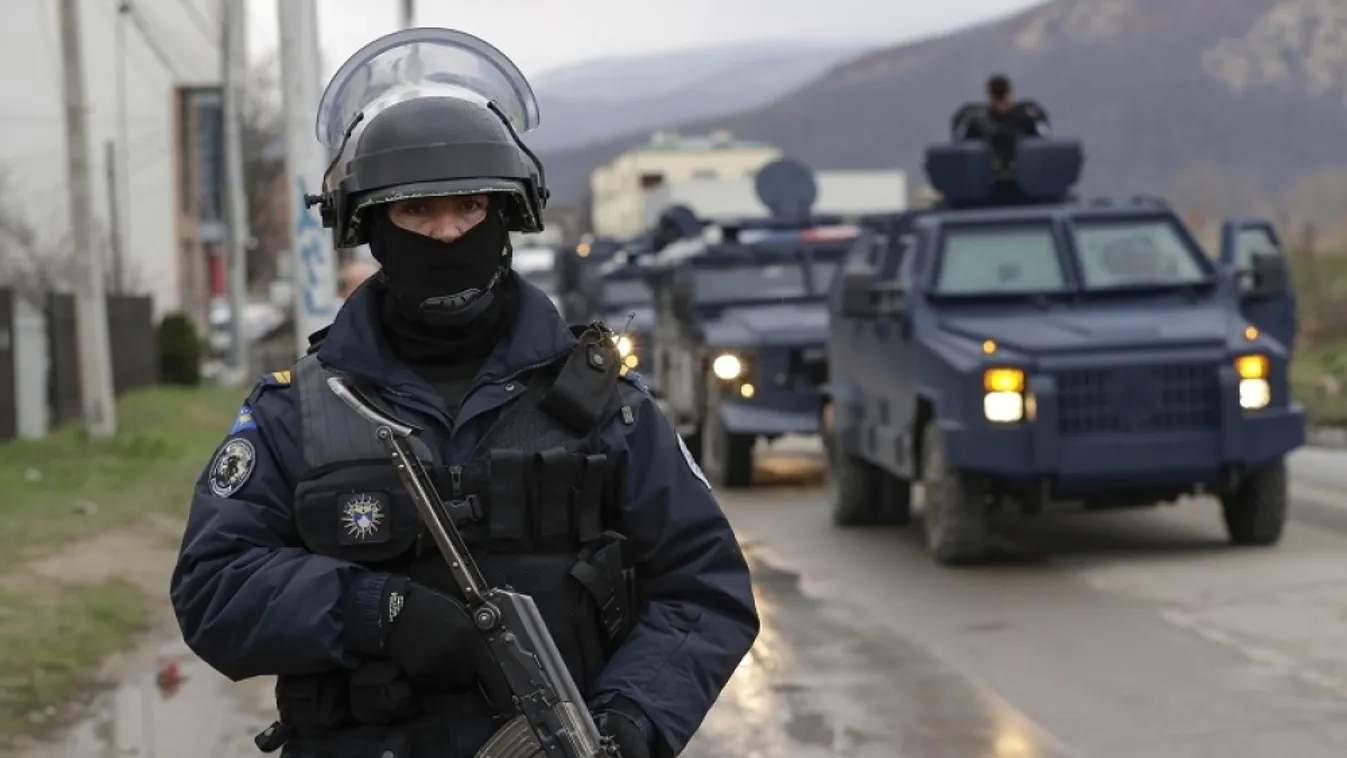 Lövöldözés volt Észak-Koszovóban - harckészültségben a szerb hadsereg