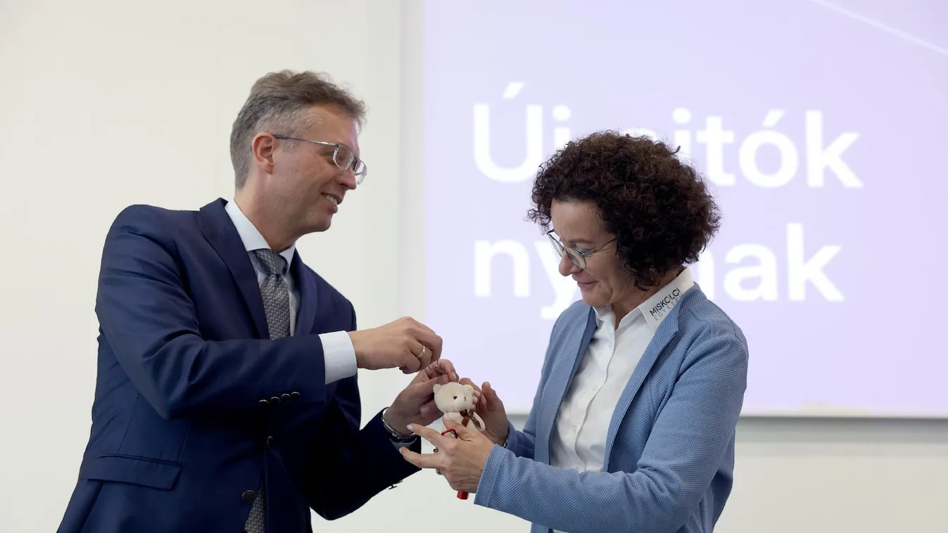 A kultúra házhoz jön: Történelmi program indul, ami 2000 magyar településre viszi el az operát, a filmet és a hagyományt