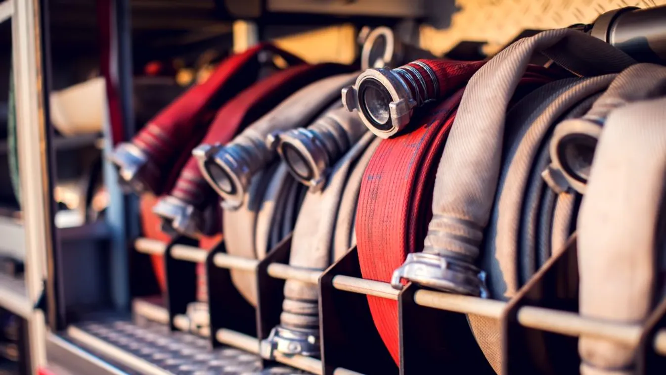 Holttestet találtak egy kiégett épületben Dobozon