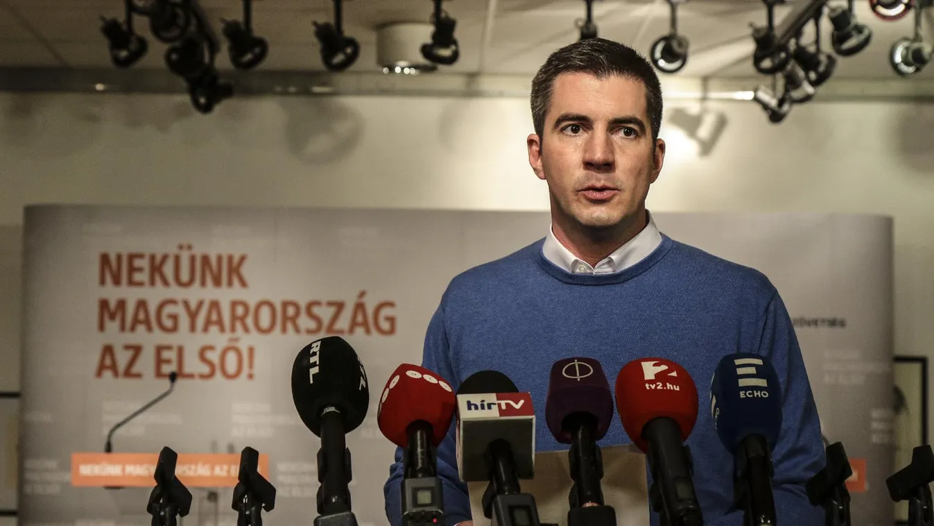 Kocsis Máté: Úgy csinál az unió, mint ha nem létezne migránsbankkártya