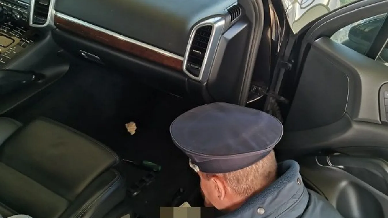 Körözött gépkocsi a csengersimai határátkelőhelyen